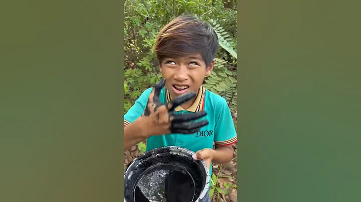 Survival Skills: Simple but Useful in jungle #bushcraft #camping #outdoors #useful #shorts #survival