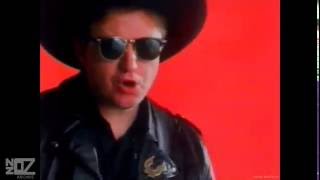 Video thumbnail of "The Johnnys - Motorbikin (1988)"