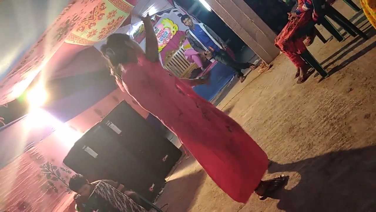 উরাধুরা নাচ 