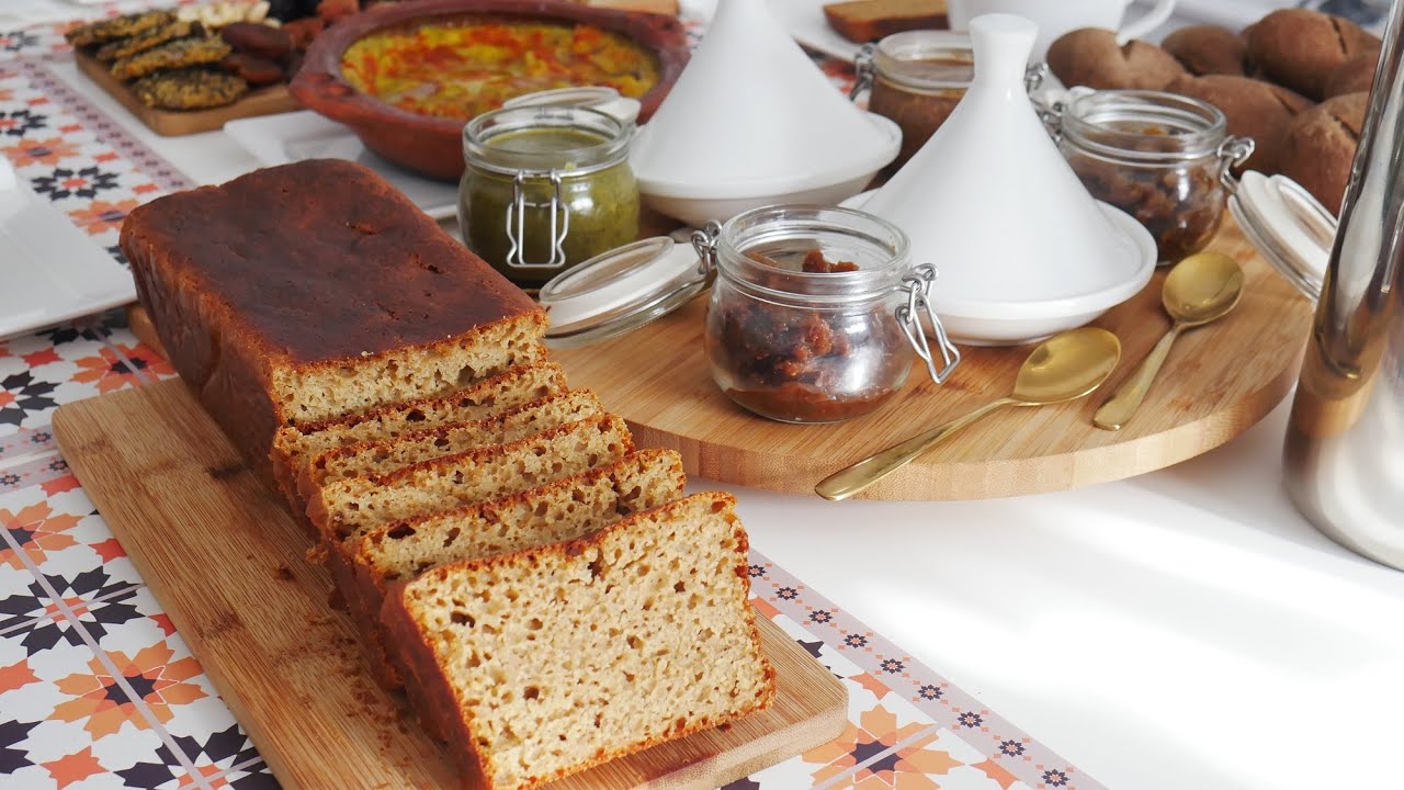 شاركت معكم فطورنا الصباحي/البيض بالتوابل/ خبز الخروب بالخميرة البلدية/كيكة بالخميرة البلدية بدون سكر