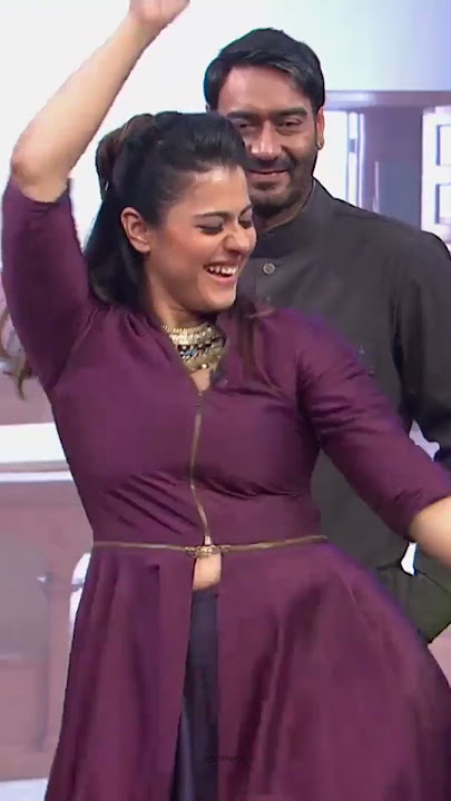 Kajol And Karina Kapoor Dance performance #shahrukh_khan #karina #kajol #dance #ytshorts #yt