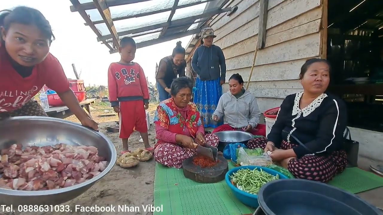 កូនក្រមុំប្អូនស្រីមៀចរ៉ាថ្ងៃស្អែកមានប្ដីហើយរៀបចំធ្វើម្ហូបទុកកម្មវិធីស្អែក