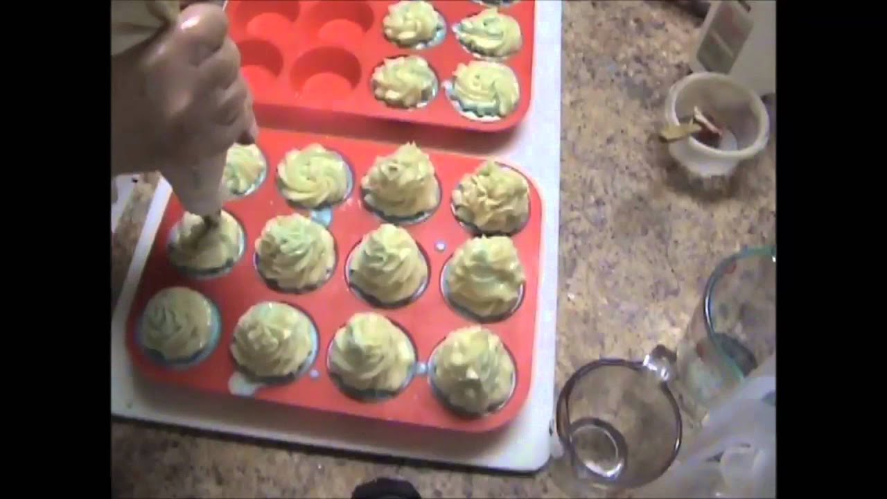 Making & Unmolding Tahitian Whisper soap cupcakes/Dandi Creations
