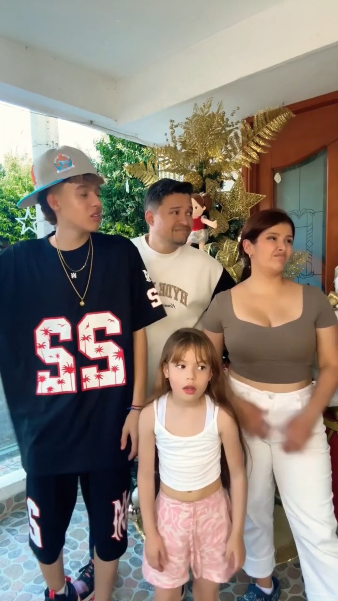 #humor #cosasdefamilia #comedia #cosasdecasa #shortviral #navidad #cosasdeesposos #fypyoutube