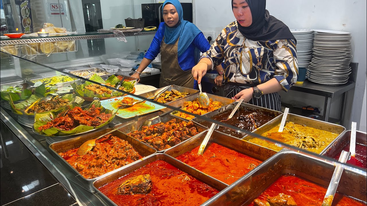 Street Food Malaysia | restaurant food tour | serving vriety local mamak food in Subang jaya