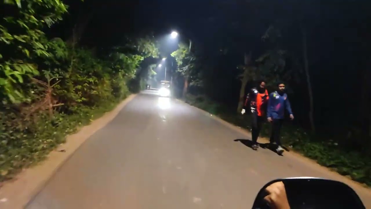 Late Night Hangout | Daffodil International University Road | Dhaka, Bangladesh