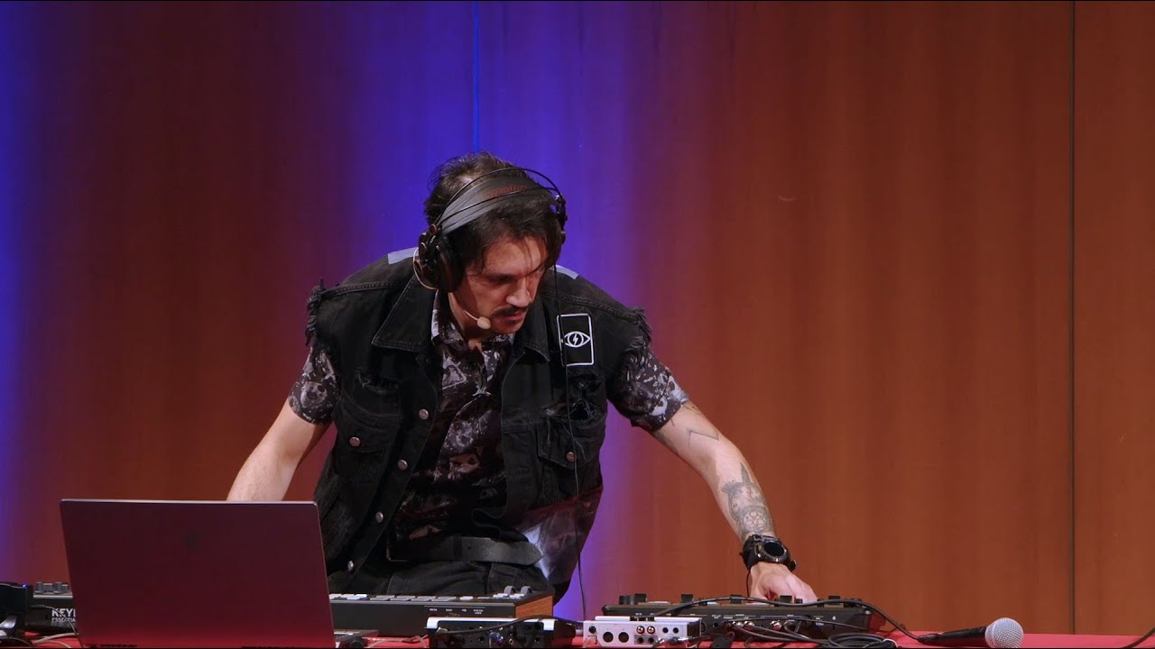 Fare schifo come stile di vita | Mark The Hammer | TEDxGenova