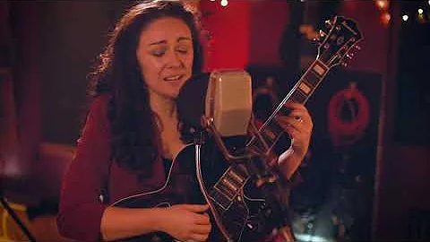 Jennifer McMahon- Love Making (Live in Studio)