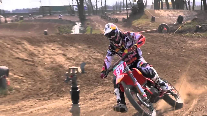 World Champion Jeffrey Herlings jumps the leap in ...