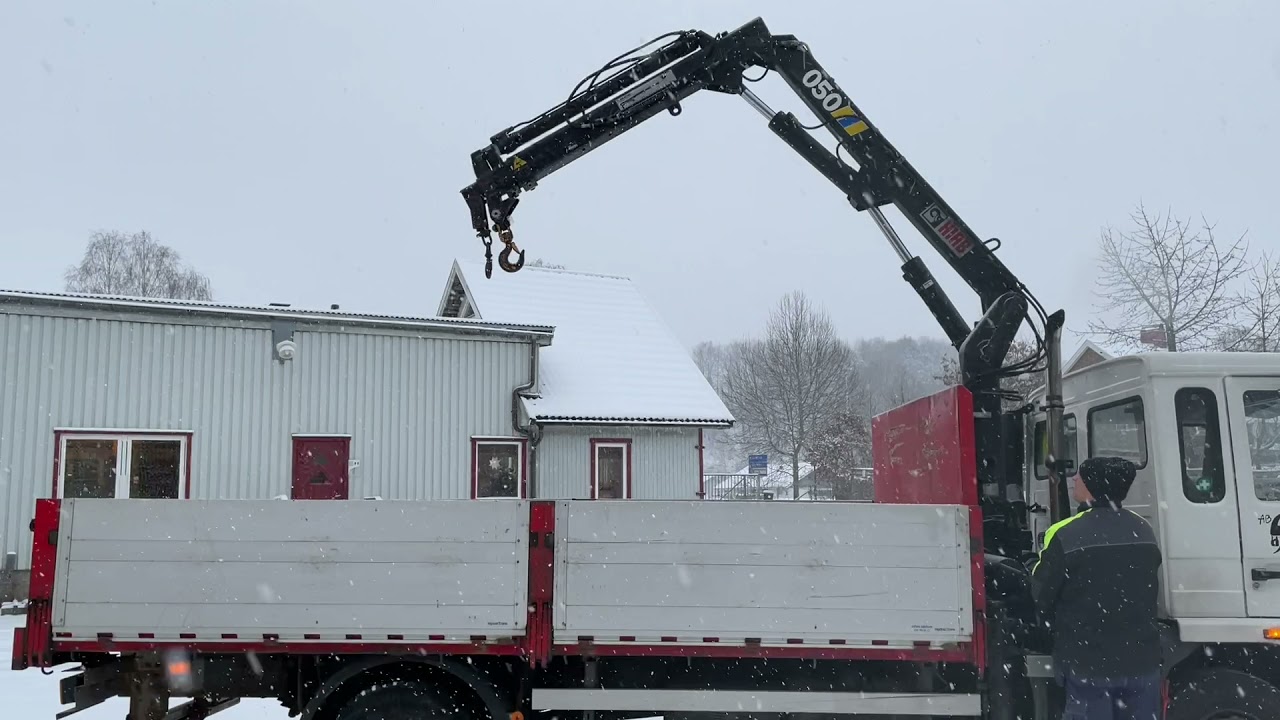 Köp Veteranlastbil Volvo FL611 med Hiab 050 kran på Klaravik