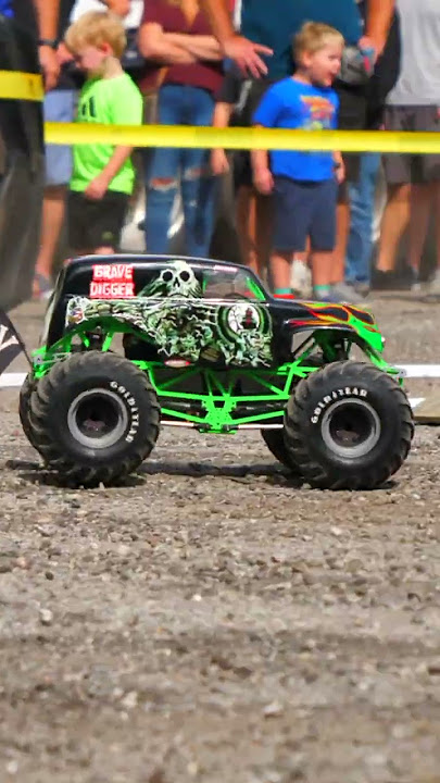 Monster Truck Madness! #Bigfoot #monstertruck #Losi #RC