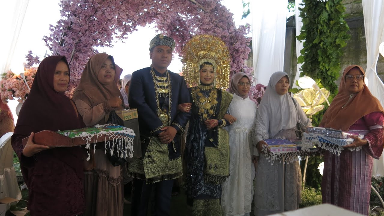 Meriahnya kedatangan Bako disambut dengan tari galombang.. MC: @mc_rozie