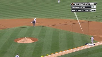 BAL@NYY: Hardy beats the throw to first base