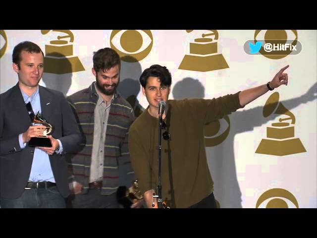 YouTubeでVampire Weekend Feels Vindicated in Their 2014 Grammy Awards Win for Best Alternative Music Albumを視聴 YouTubeでVampire Weekend Feels Vindicated in Their 2014 Grammy Awards Win for Best Alternative Music Albumを視聴