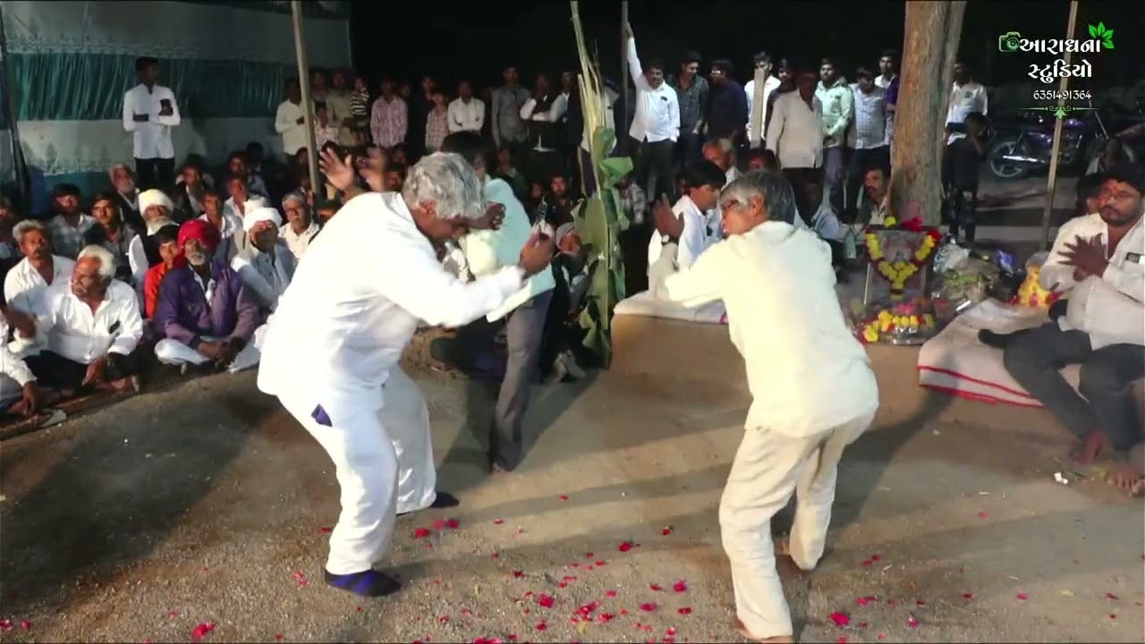 મોઢુકા ગામે ખાવડીયા પરીવાર ના માતાજી નો માંડવો{કલાકાર જતીનભાઈ લોરીયા