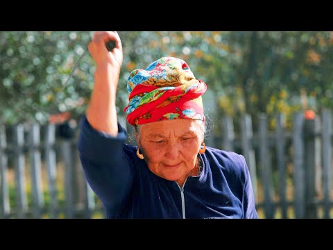 Видео: Жизнь в горном ауле КАЗАХСТАНА. ПРИГОТОВЛЕНИЕ БАУРСАКОВ. Жизнь в Казахстане
