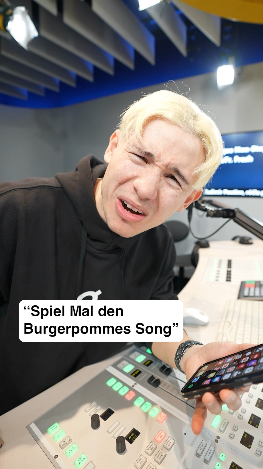 BURGERPOMMES SONG - LukasBS, iCrimax, MarvinVlogt, Kleiner Junge (Official Music Video)