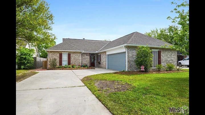 17555 Lake Iris Avenue, Baton Rouge, LA