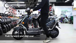 FLY-7 Electric Moped Manual - Connect the battery, Operation, Lock Handbar screenshot 5