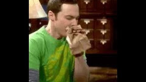 Hyperventilating Gamer gets 2 zeus kills on cs2