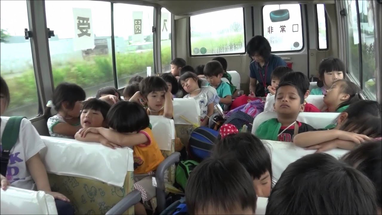 ともべ幼稚園「帰りのバス」