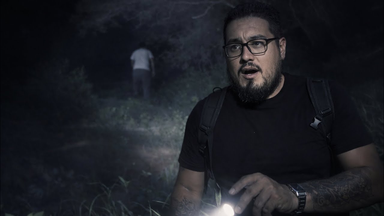 me encontré un JOROBADO a MEDIANOCHE en este RÍO… y empezó a acercarse 😨