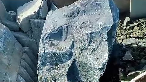 "Stone 🏔️ Skills"Masive 😱 Stone 💪🤑 Stuck into the machine #stone #heavycivil 