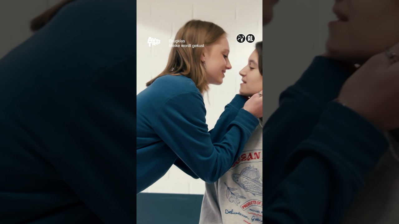 Wat doe jij als je iemand leuk vindt? 😍 #brugklas - YouTube