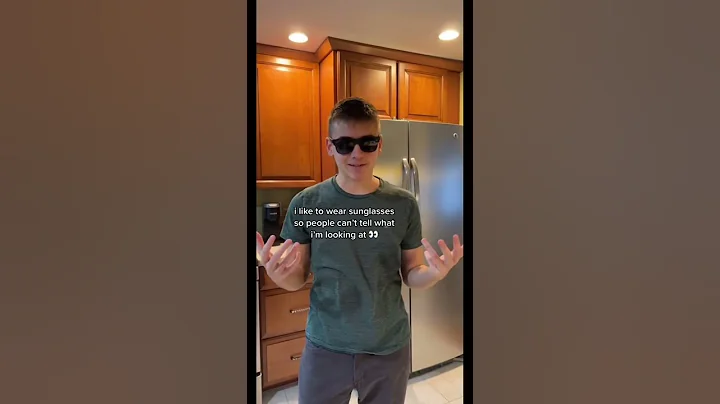 i like to wear sunglasses for this reason… 😎🌝 - DayDayNews