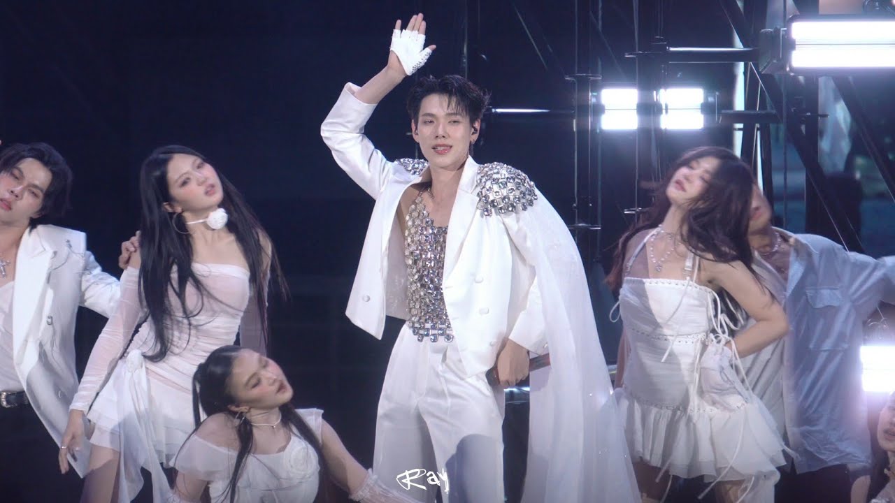 [Fancam] 20251231 White Rabbit ~ ต้าห์อู๋ พิทยา (DAOU) - One Bangkok ...
