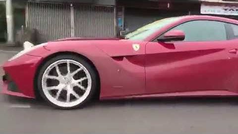 Cường Đô la cưỡi siêu xe bị CSGT hỏi thăm