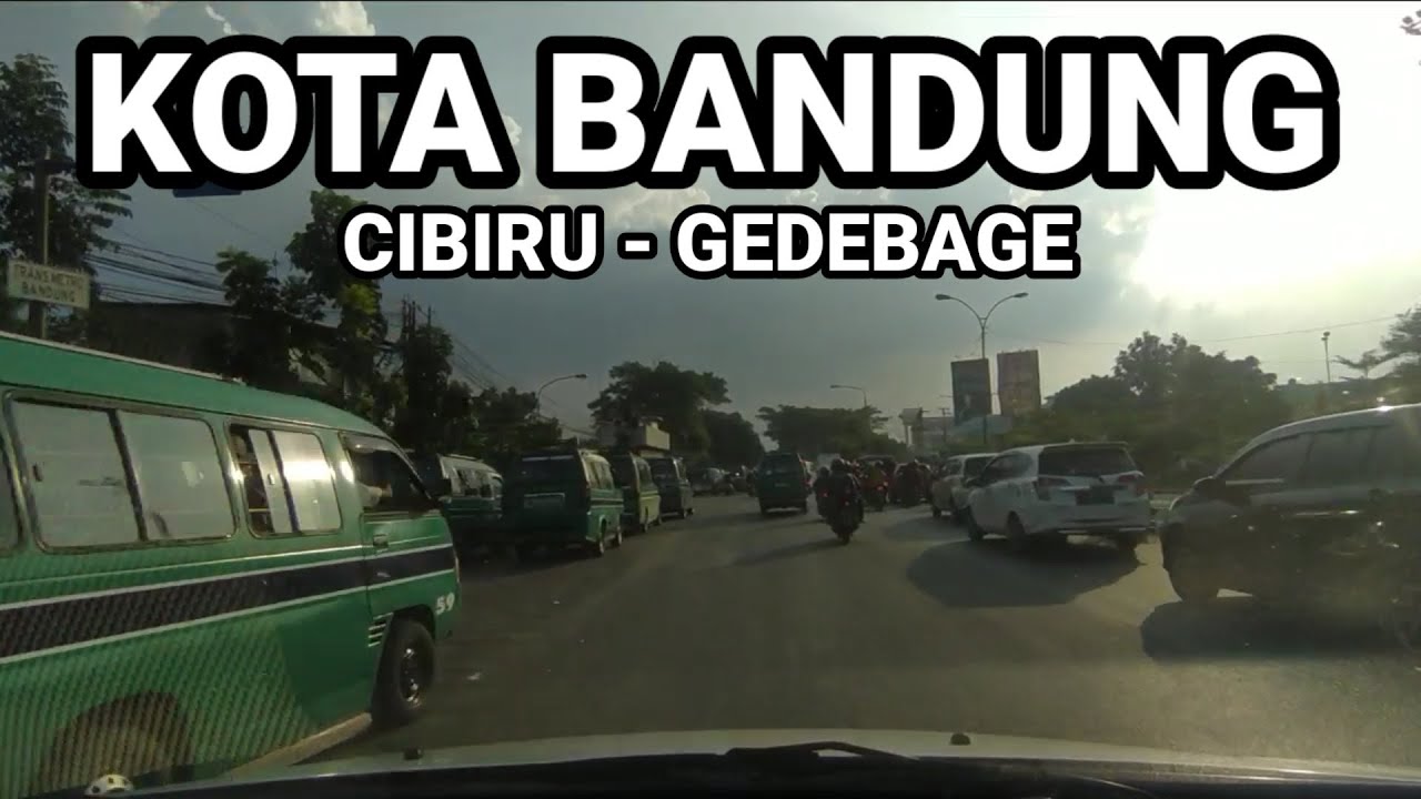 Suasana Jalan Cibiru - Gedebage Kota Bandung Sore Hari Pas Pulang Kerja