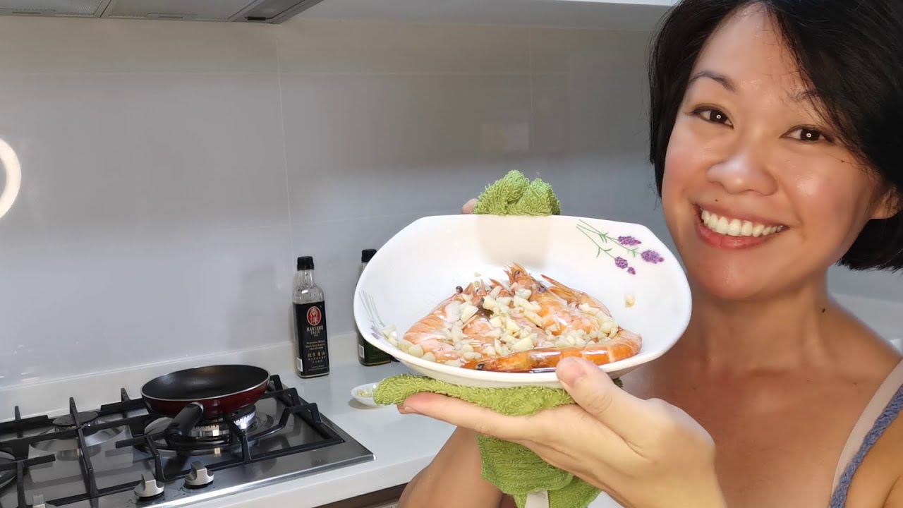 Steamed Prawns with Premium Light Soy Sauce Episode 18 Cooking with