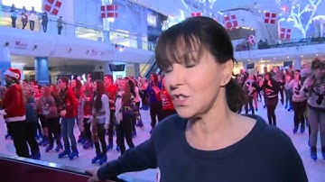 Reporter fail at Christmas jumper Guinness World Record attempt