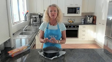 How to Quickly Line a Springform Cake Tin