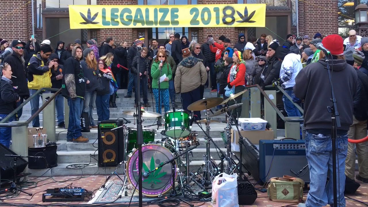 18 Hash Bash Marijuana Rally Draws Thousands In Ann Arbor Mlive Com