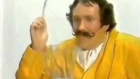 French Marcel Wave in Kitchen