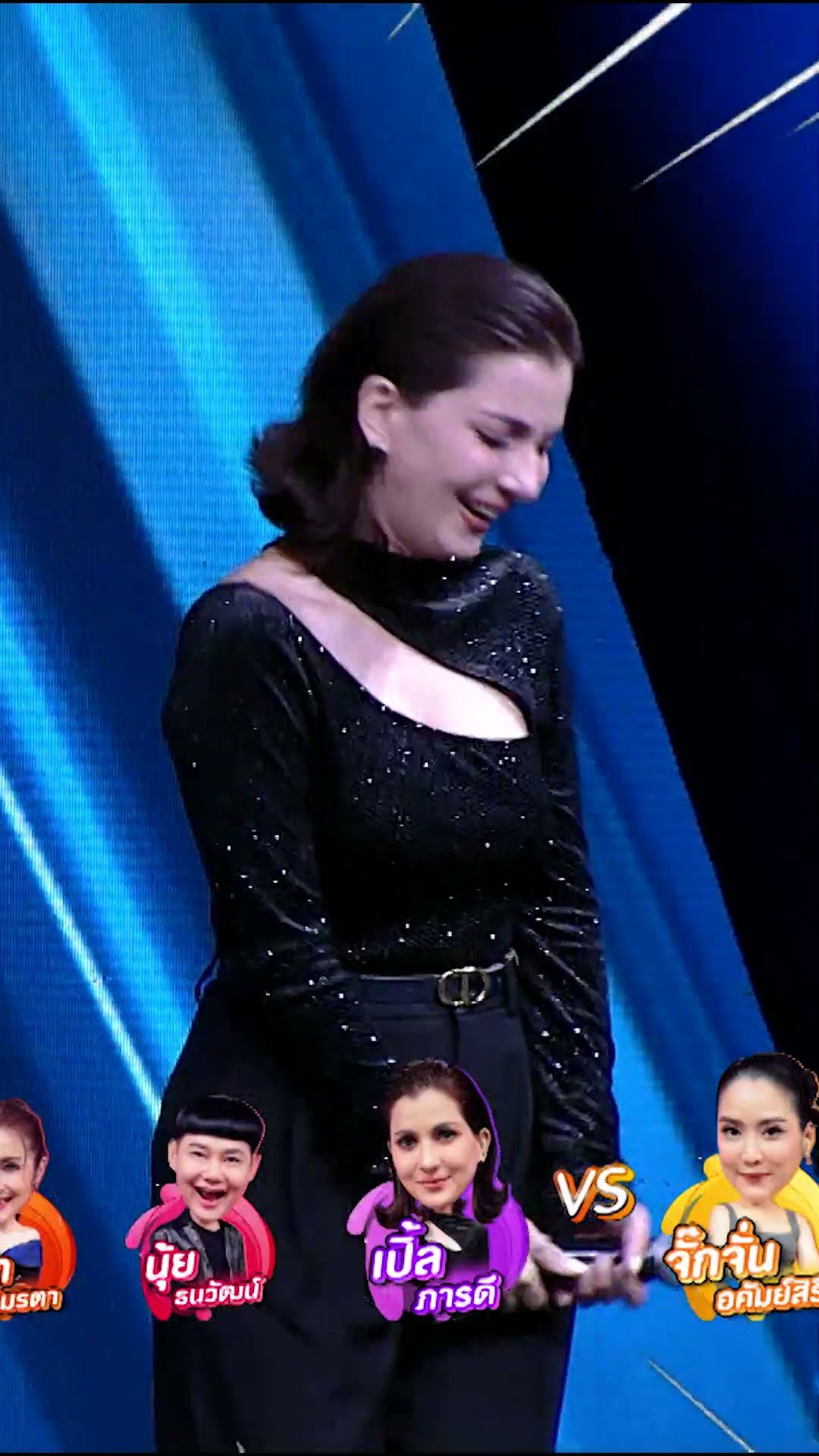 ที่เงียบๆเพราะเค้าน่าจะพูดไม่ทัน #ร้องข้ามกำแพง #TheWallSong