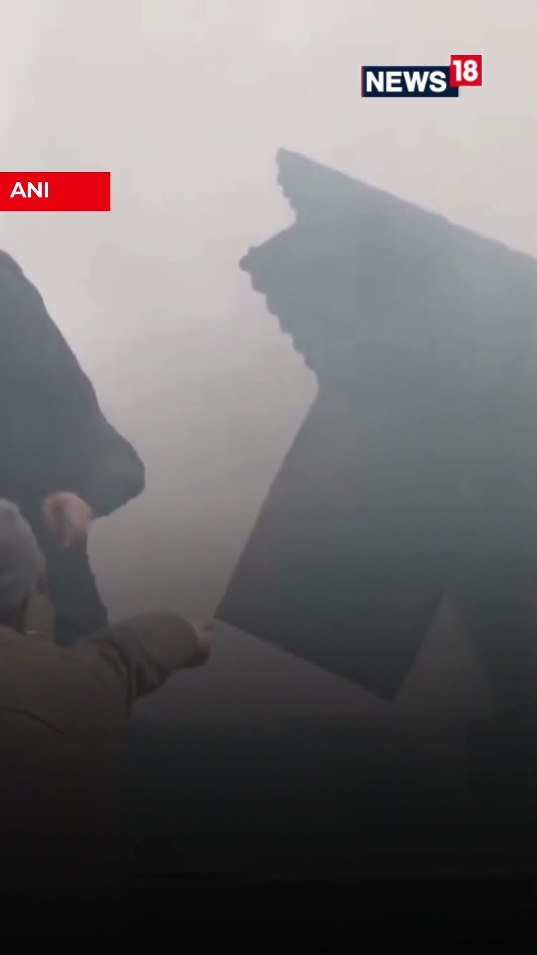 Fire Breaks Out In A Commercial Complex Housing Shops Srinagar | #trendingshorts | N18S