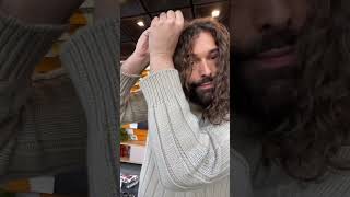 Curly hairstyle & hair frizz hack for ALL HAIR TYPES #hair #hairtips #hairhacks #haircare