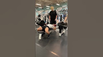 225x2 pause bench @ rpe 9