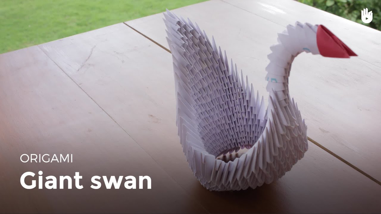 Learn how to make origami easily: A giant swan with multiple papers 