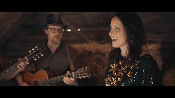 Love and Danger - Barn Sessions - Laura Kits (Acoustic)