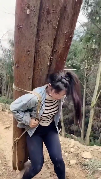 Asian woman carries very heavy wood #trending #asia #shorts
