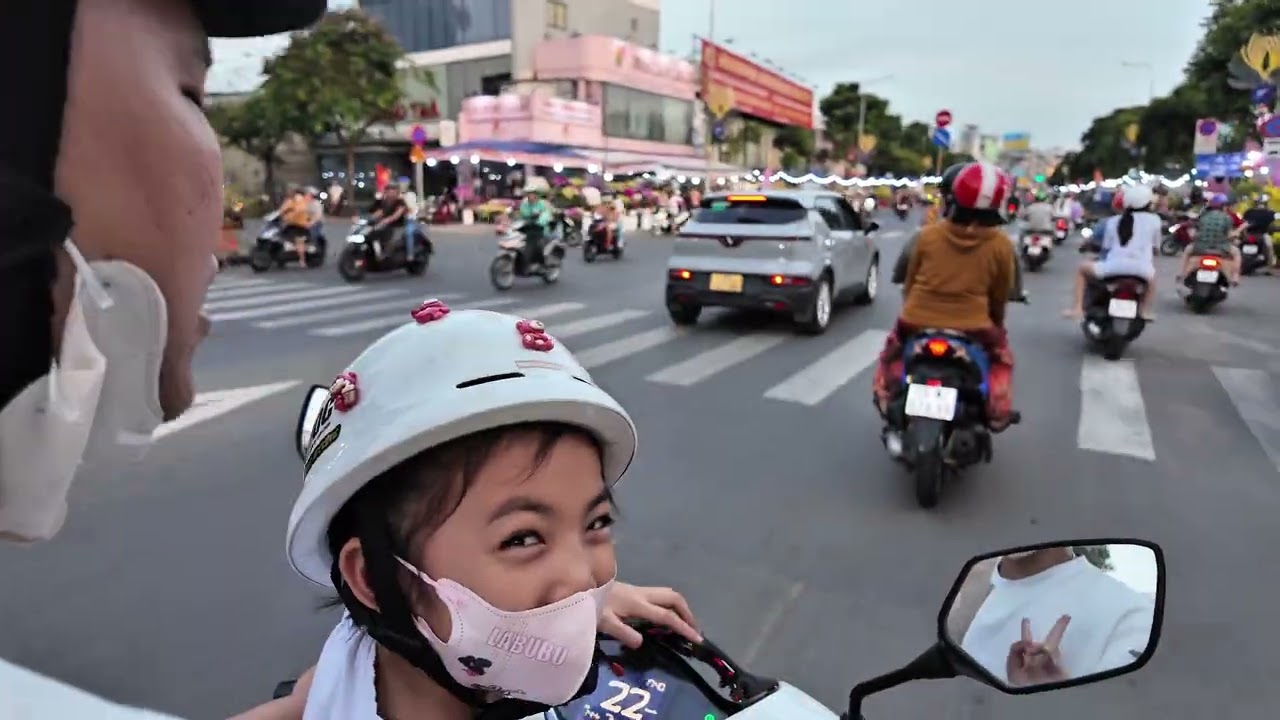 Dạo phố Tết 2026