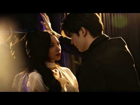 Mistaking the heir to a mafia boss for a male model, he pretended to be my kept man's lackey