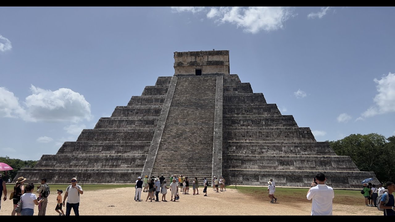 Exploring Chichén Itzá's Enigmatic Ruins. Walking Tour.