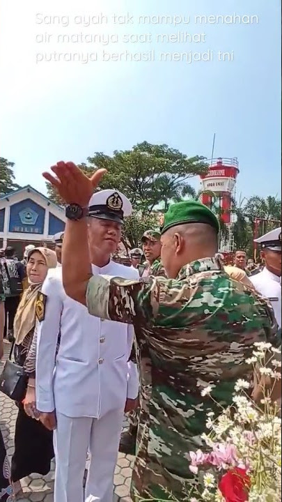 prajurit TNI menangis bahagia saat hadir di pelantikan putranya ‼️#tni #ayah #nangis #shorts