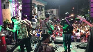 Video thumbnail of "El chaval hay amor en vivo"