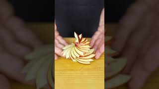 #shorts تقطيع التفاح لتزيين الفاكهه بكل أحترافية Slicing apples to decorate the fruit